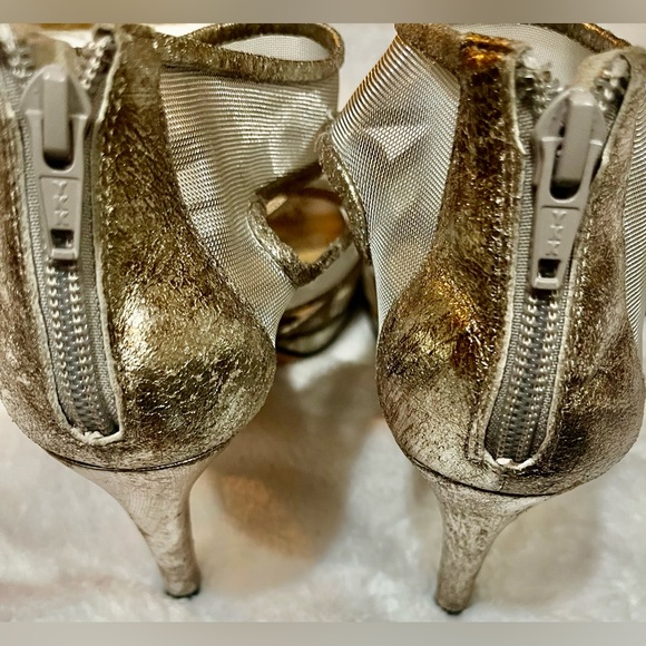 Vaneli Metalic Bronze Silver Heels size 9 - Picture 3 of 6